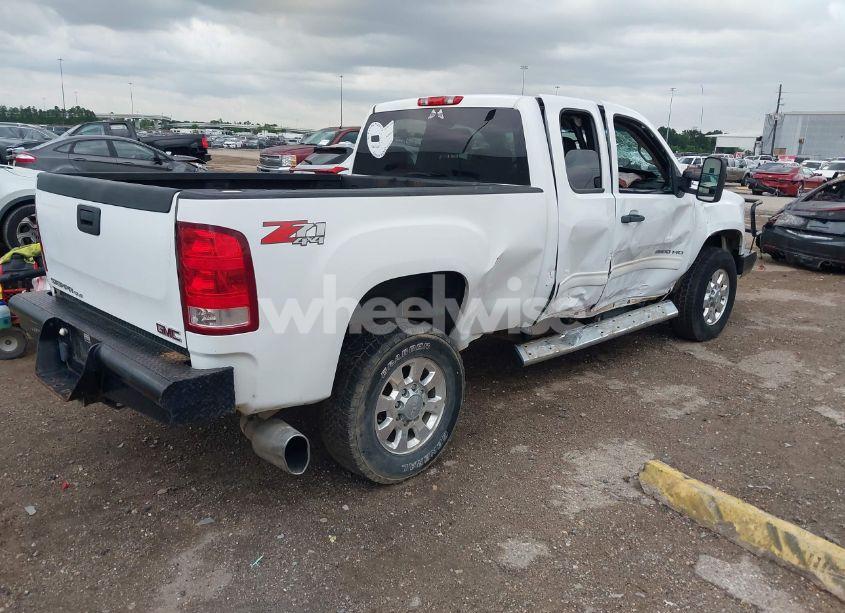 Photo 4 of 2011 Gmc Sierra 2500HD SLE (VIN 1GT220C85BZ457275)