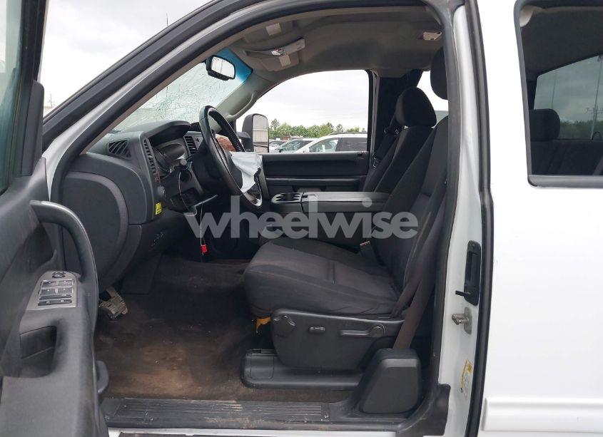 Photo 5 of 2011 Gmc Sierra 2500HD SLE (VIN 1GT220C85BZ457275)