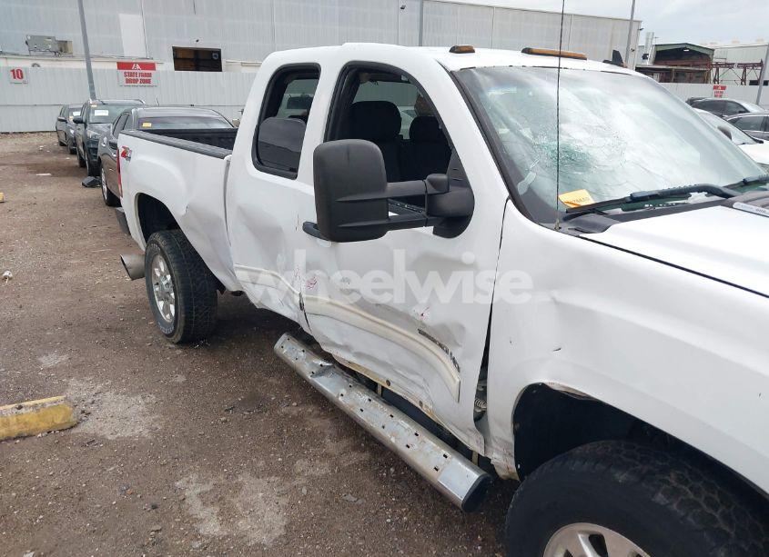 Photo 6 of 2011 Gmc Sierra 2500HD SLE (VIN 1GT220C85BZ457275)