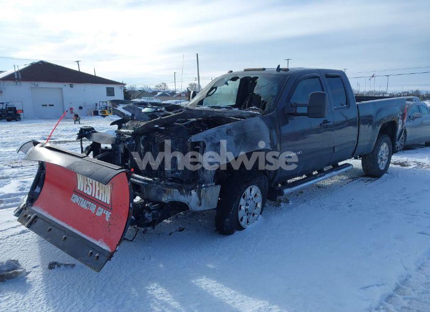 Photo 2 of 2011 Gmc Sierra 2500HD SLT (VIN 1GT221C88BZ158191)