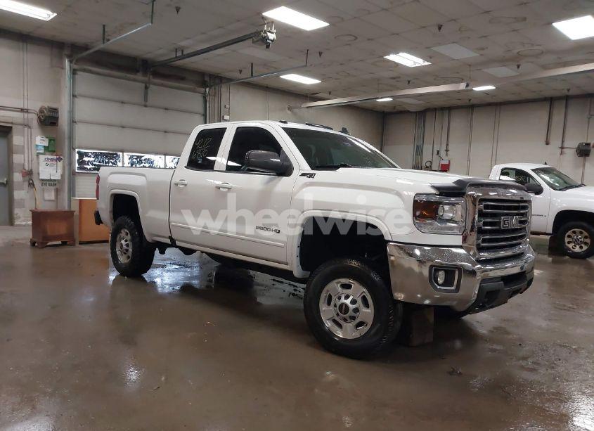 2018 Gmc Sierra 2500HD SLE (VIN 1GT22SEG0JZ334319) main photo