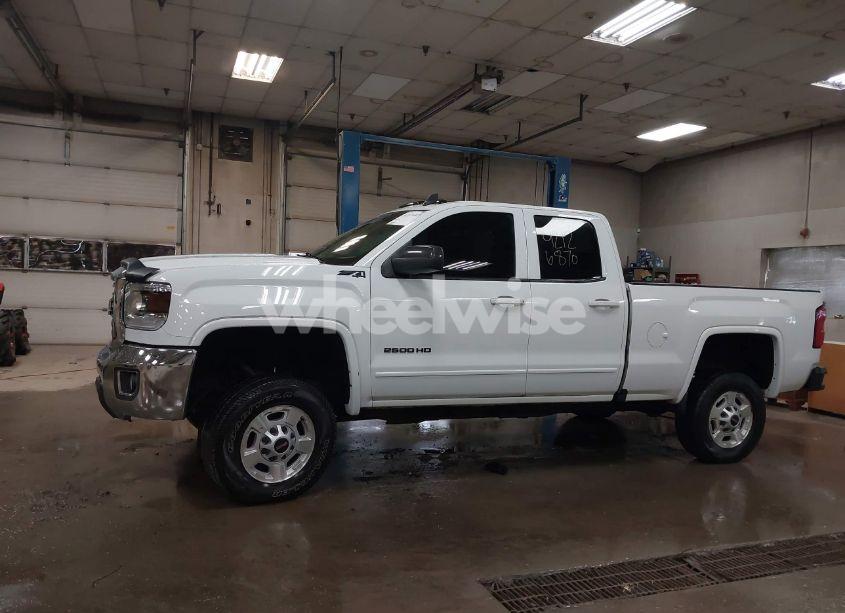 Photo 12 of 2018 Gmc Sierra 2500HD SLE (VIN 1GT22SEG0JZ334319)