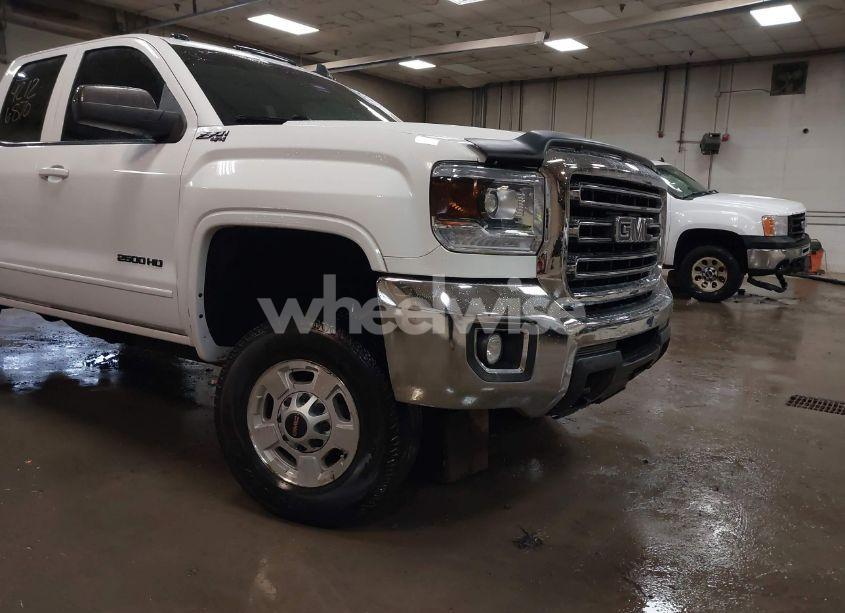 Photo 6 of 2018 Gmc Sierra 2500HD SLE (VIN 1GT22SEG0JZ334319)