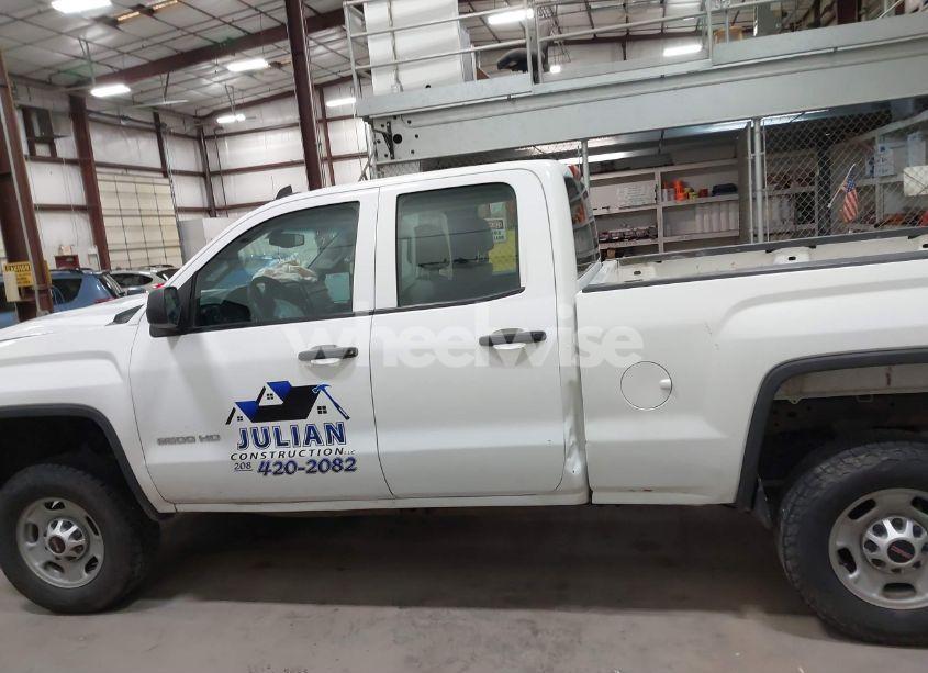 Photo 14 of 2015 Gmc Sierra 2500HD (VIN 1GT22XEG0FZ549624)