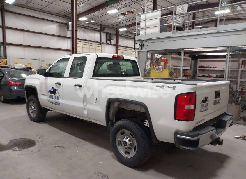 Photo 3 of 2015 Gmc Sierra 2500HD (VIN 1GT22XEG0FZ549624)