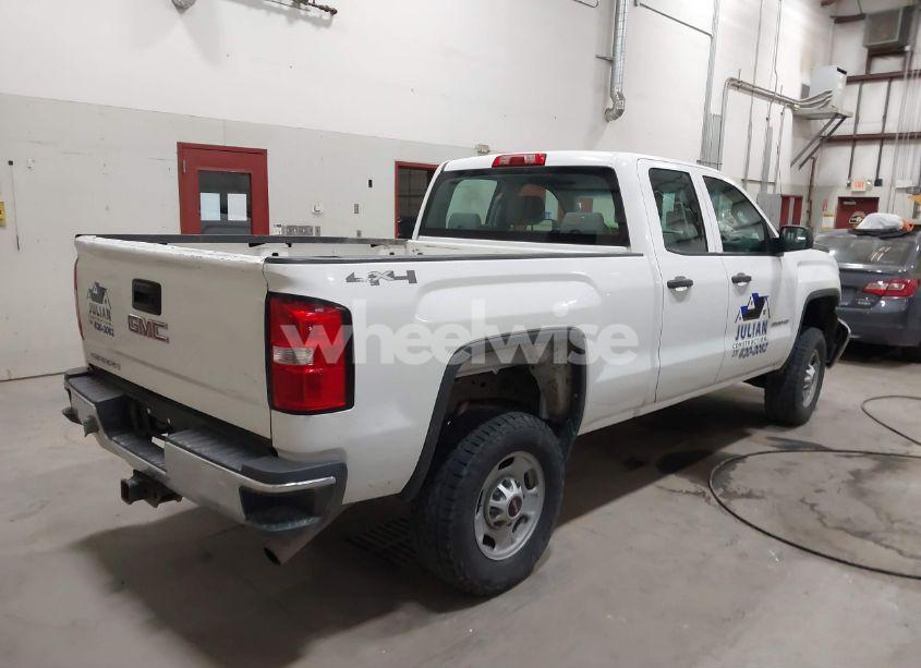 Photo 4 of 2015 Gmc Sierra 2500HD (VIN 1GT22XEG0FZ549624)