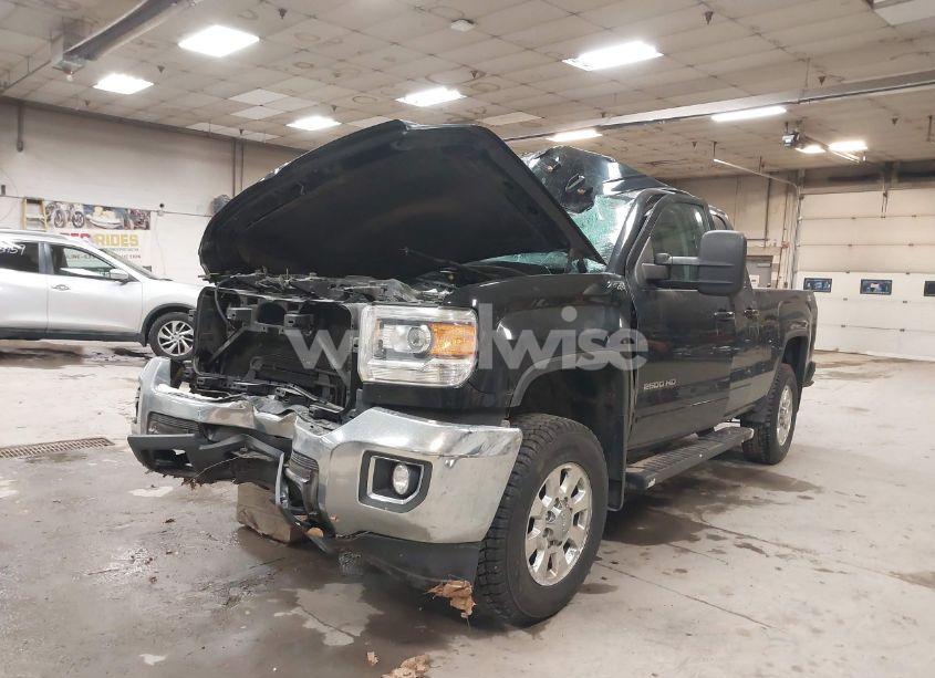 Photo 2 of 2015 Gmc Sierra 2500HD SLE (VIN 1GT22YEG4FZ142489)