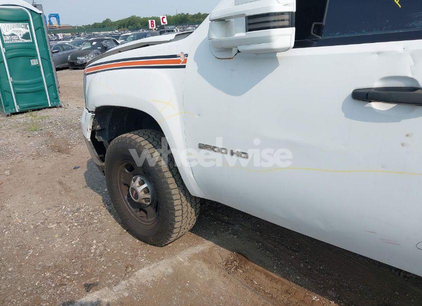 Photo 19 of 2011 Gmc Sierra 2500HD WORK TRUCK (VIN 1GT22ZCG5BZ281260)