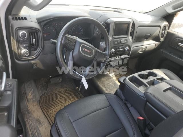 Photo 2 of 2022 GMC SIERRA K2500 HEAVY DUTY (VIN 1GT39LEY0NF221864)