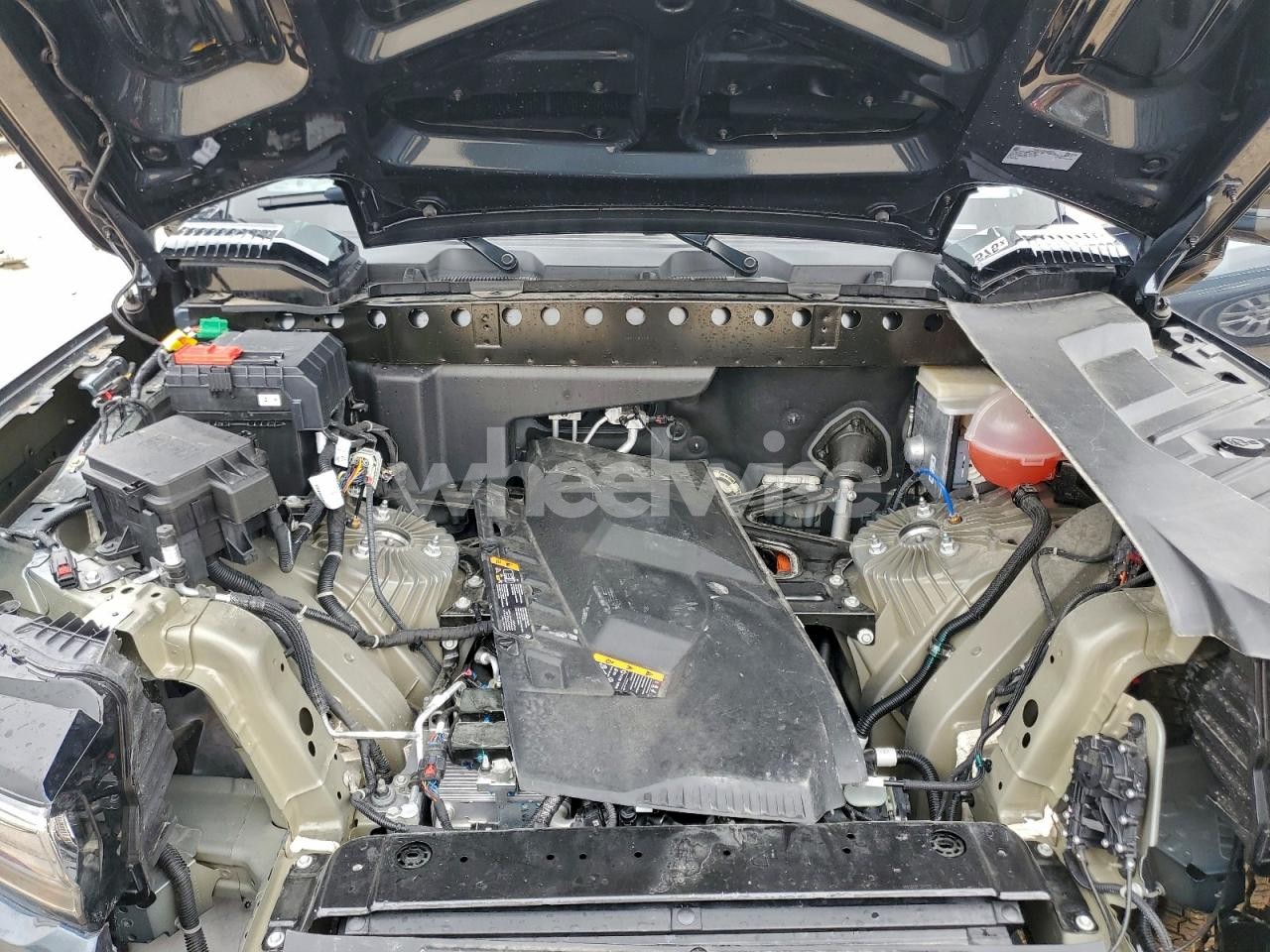 Photo 11 of 2025 GMC HUMMER PICKUP 2X (VIN 1GT40BDD3SU112006)