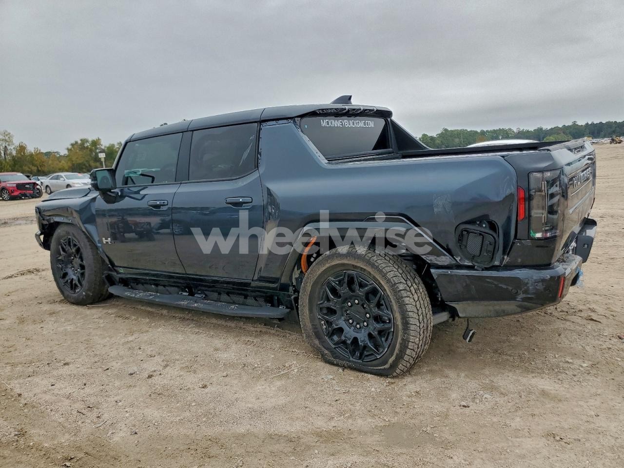 Photo 2 of 2025 GMC HUMMER PICKUP 2X (VIN 1GT40BDD3SU112006)