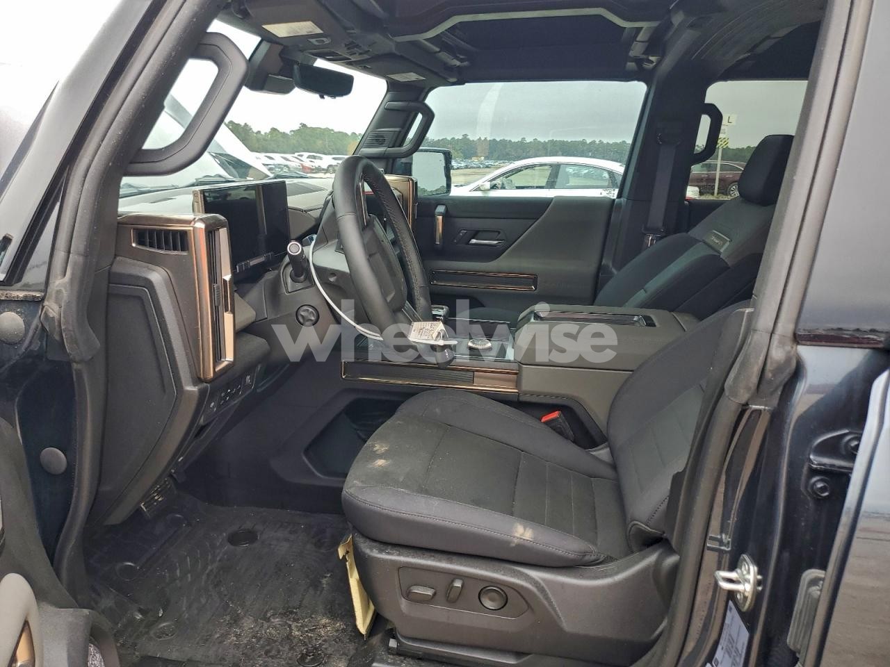 Photo 7 of 2025 GMC HUMMER PICKUP 2X (VIN 1GT40BDD3SU112006)