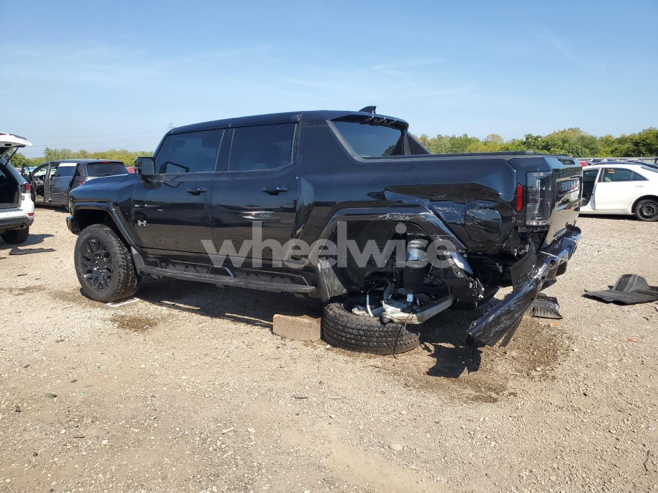 Photo 2 of 2025 GMC HUMMER PICKUP 2X (VIN 1GT40BDD6SU118169)