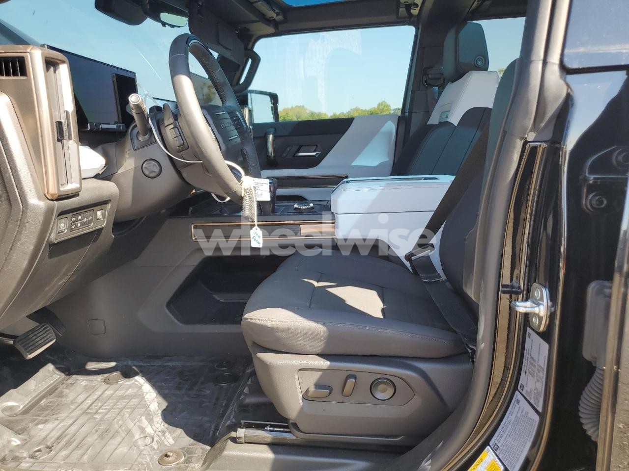 Photo 7 of 2025 GMC HUMMER PICKUP 2X (VIN 1GT40BDD6SU118169)