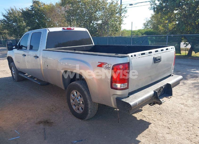 Photo 11 of 2011 Gmc Sierra 3500HD SLE (VIN 1GT423C80BF117723)