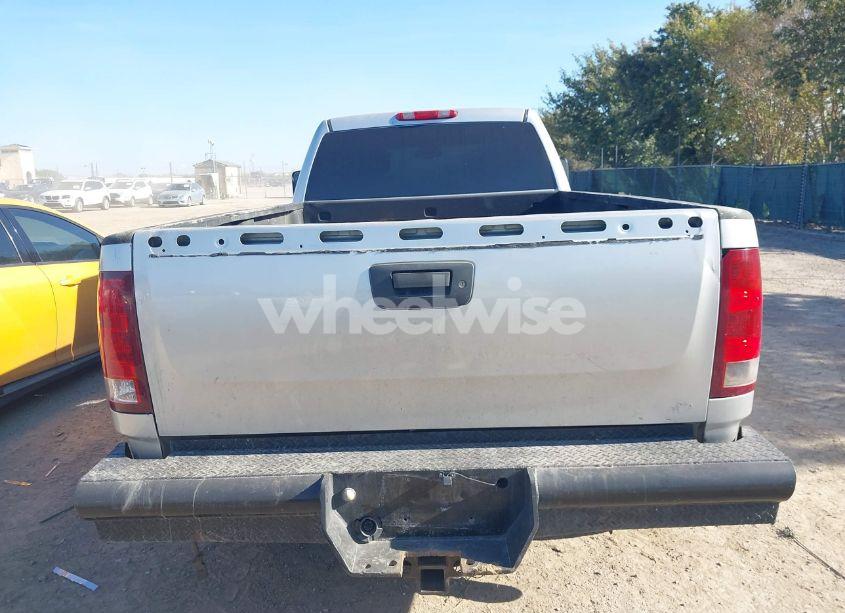 Photo 15 of 2011 Gmc Sierra 3500HD SLE (VIN 1GT423C80BF117723)