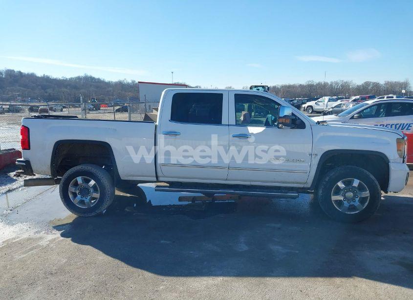 Photo 13 of 2015 Gmc Sierra 3500HD DENALI (VIN 1GT424E80FF656058)