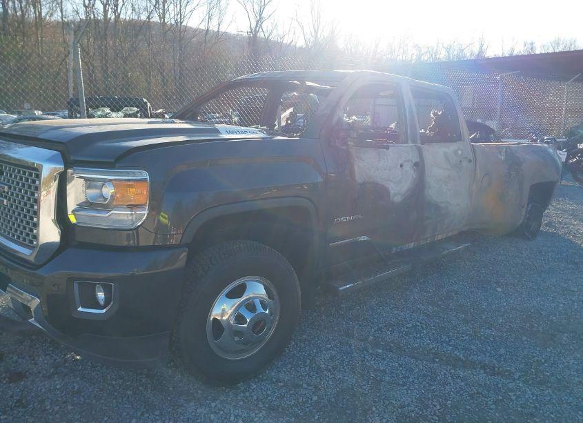 Photo 2 of 2015 Gmc Sierra 3500HD DENALI (VIN 1GT424E81FF606009)