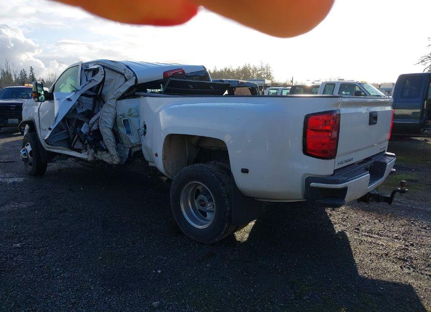 Photo 3 of 2015 Gmc Sierra 3500HD DENALI (VIN 1GT424E86FF615143)