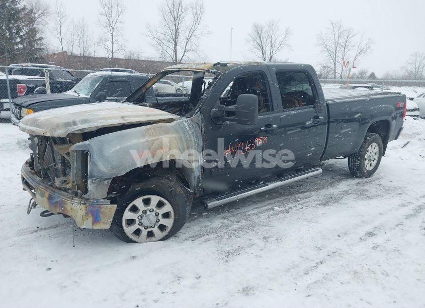 Photo 2 of 2013 Gmc Sierra 3500HD SLT (VIN 1GT424E87DF243244)