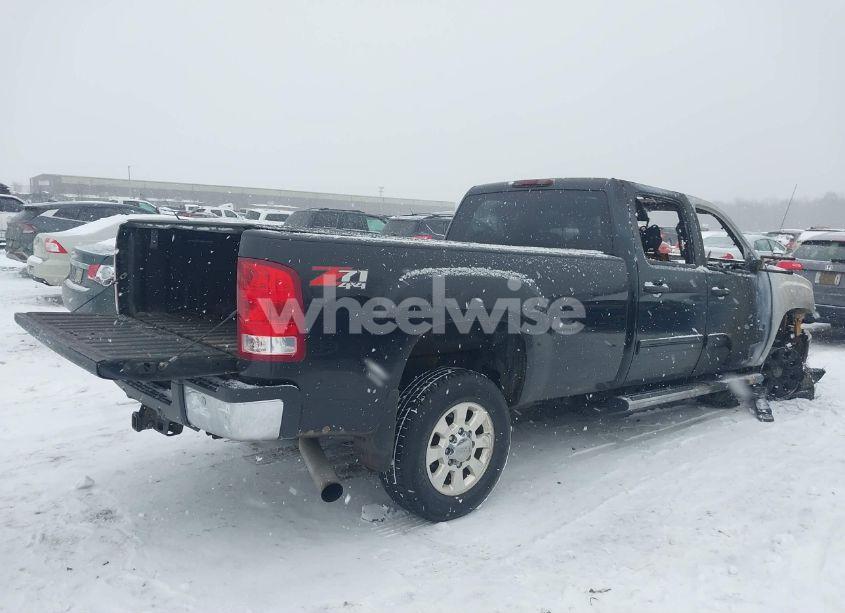 Photo 4 of 2013 Gmc Sierra 3500HD SLT (VIN 1GT424E87DF243244)