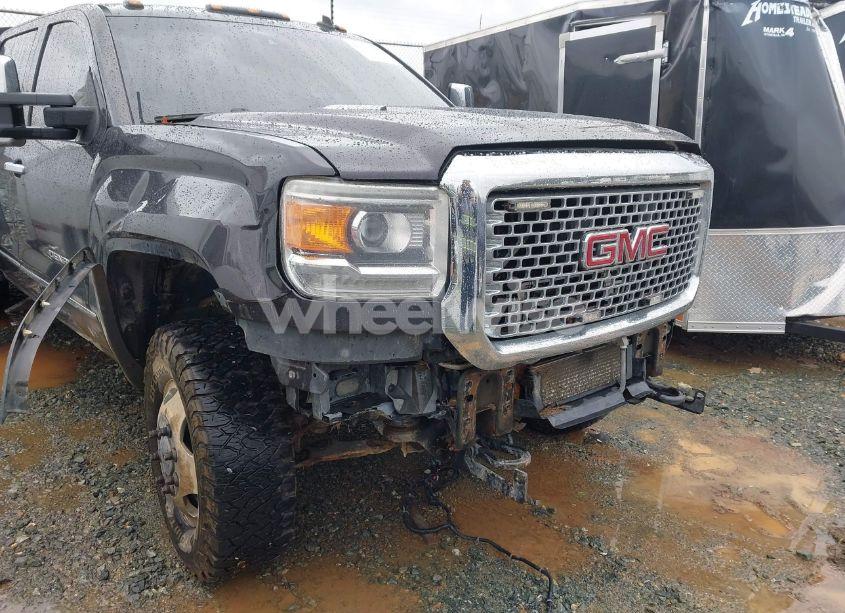 Photo 11 of 2015 Gmc Sierra 3500HD DENALI (VIN 1GT424E89FF156447)