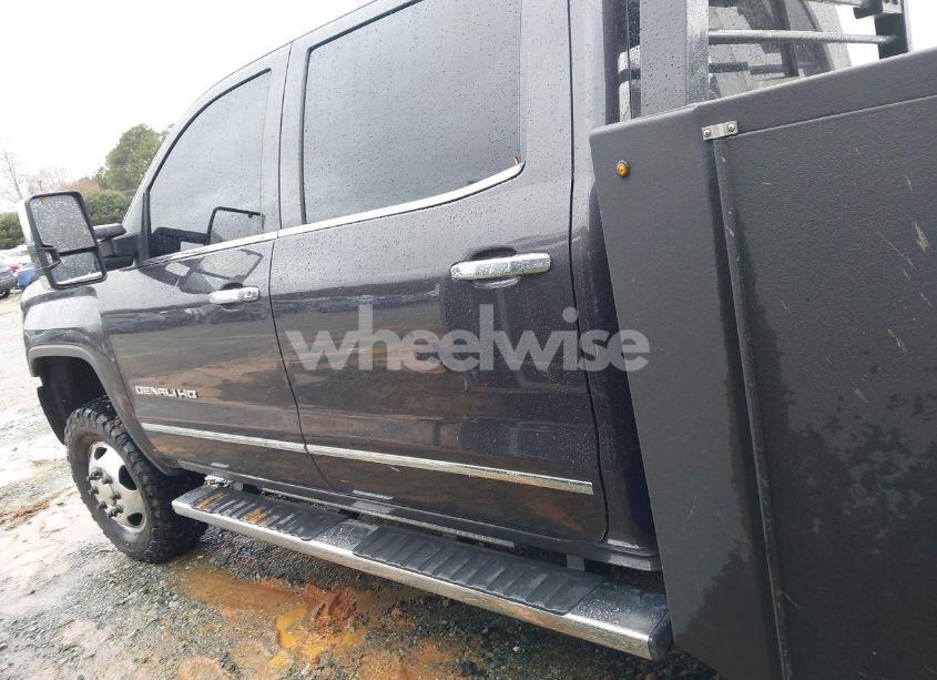 Photo 14 of 2015 Gmc Sierra 3500HD DENALI (VIN 1GT424E89FF156447)