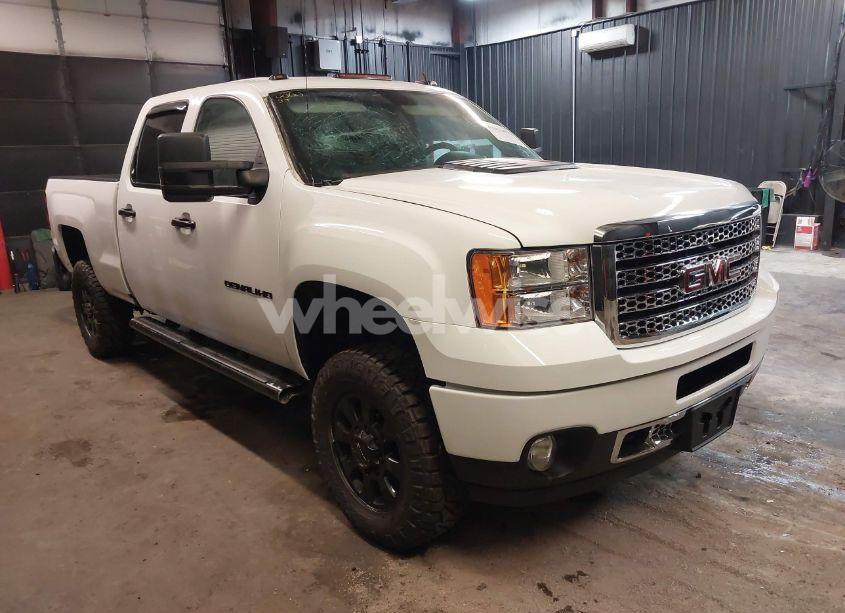 2013 Gmc Sierra 3500HD DENALI (VIN 1GT426E86DF110423) main photo