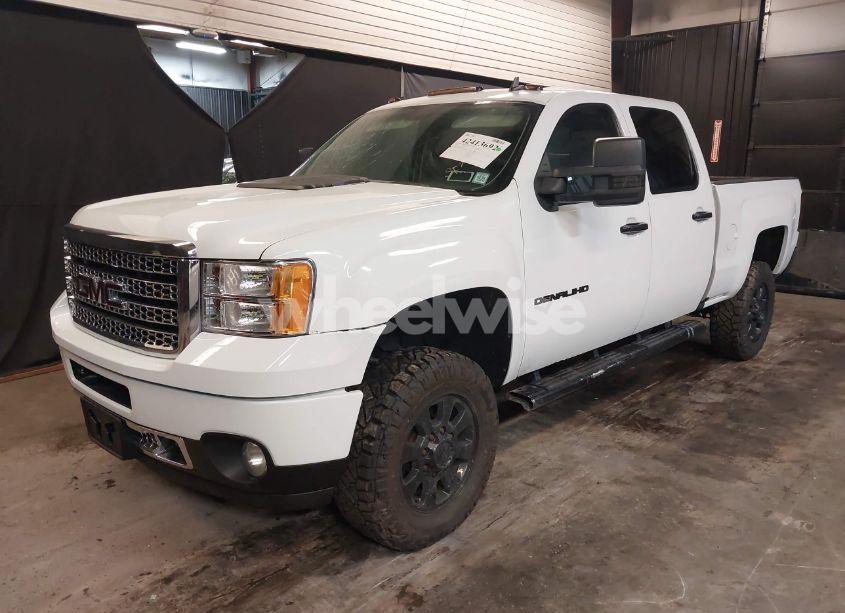 Photo 2 of 2013 Gmc Sierra 3500HD DENALI (VIN 1GT426E86DF110423)