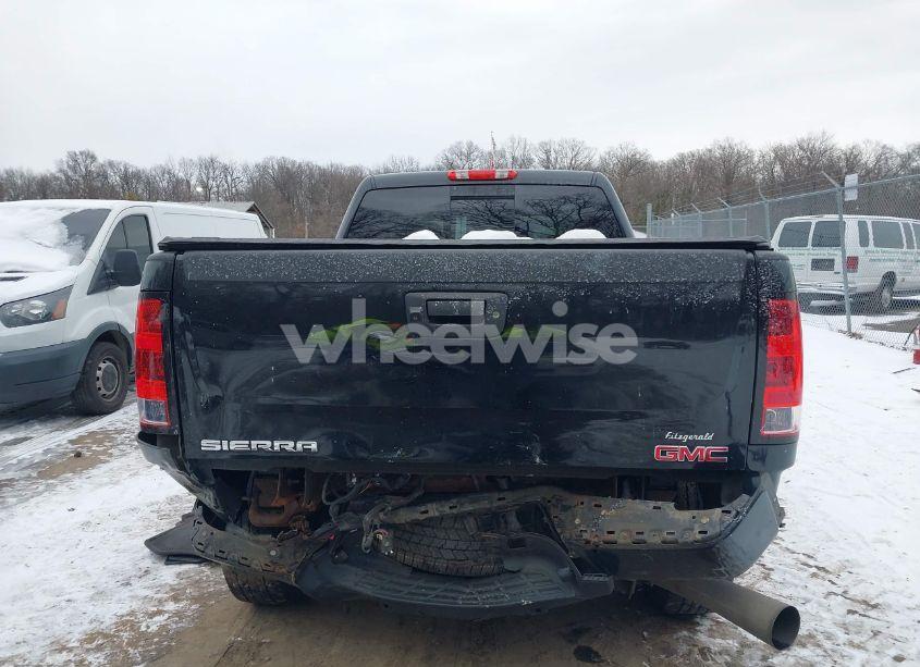 Photo 15 of 2013 Gmc Sierra 3500HD DENALI (VIN 1GT426E87DF110527)