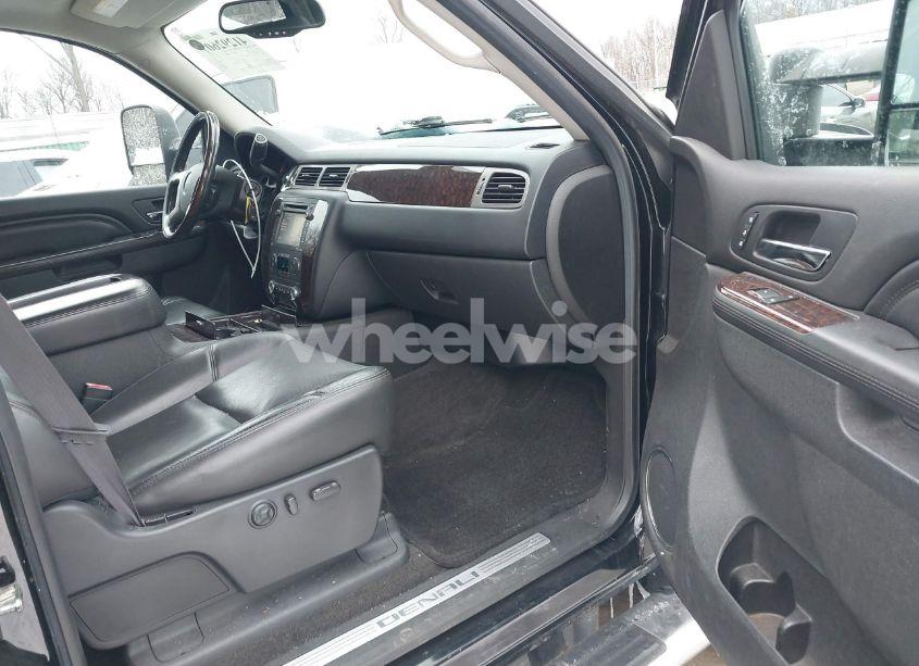 Photo 5 of 2013 Gmc Sierra 3500HD DENALI (VIN 1GT426E87DF110527)