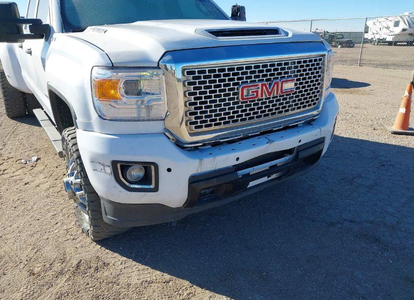 Photo 11 of 2017 Gmc Sierra 3500HD (VIN 1GT42VCY9HF153740)