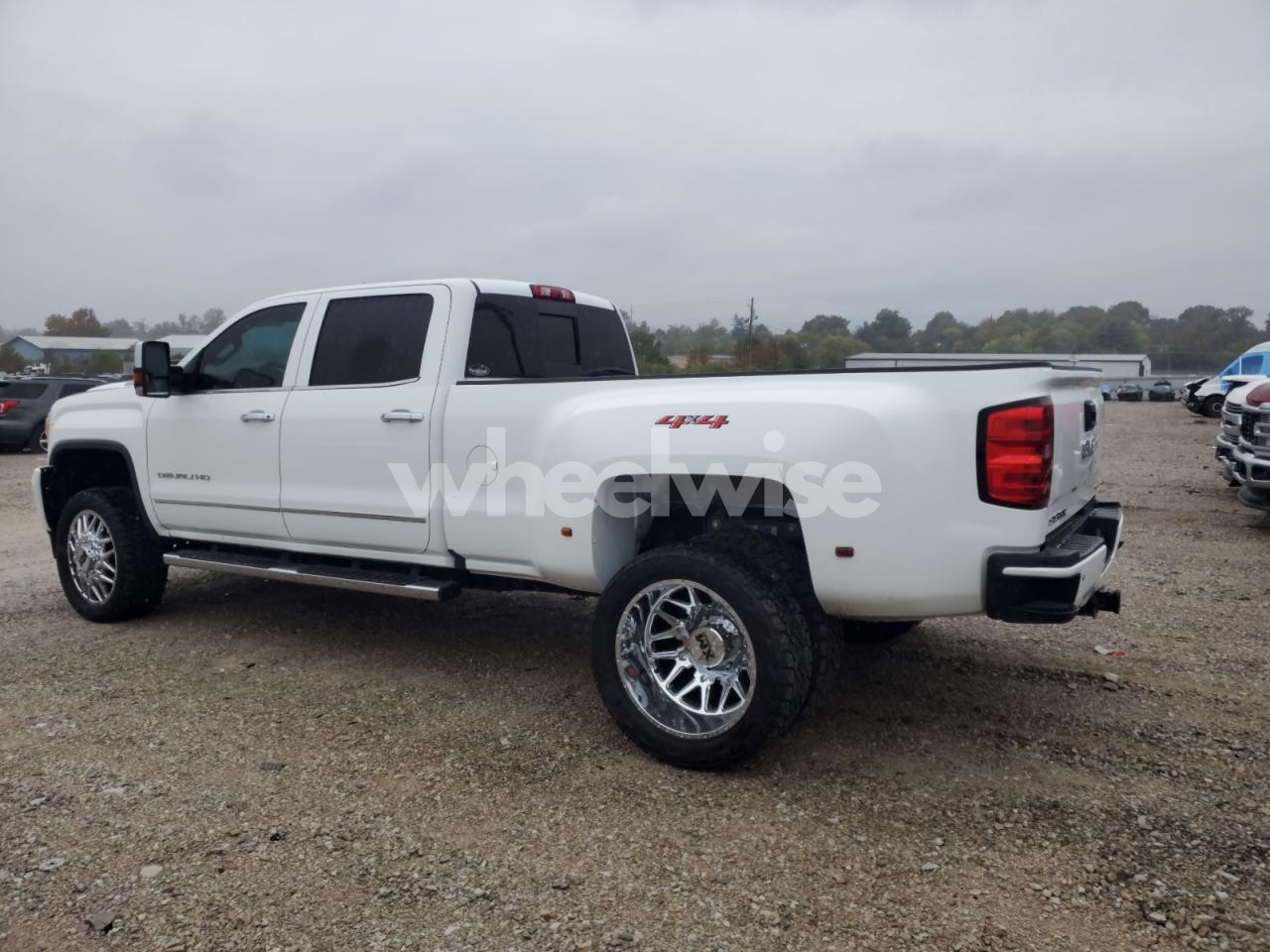 Photo 2 of 2019 GMC SIERRA 3500 HD DENAL (VIN 1GT42WEY9KF125818)