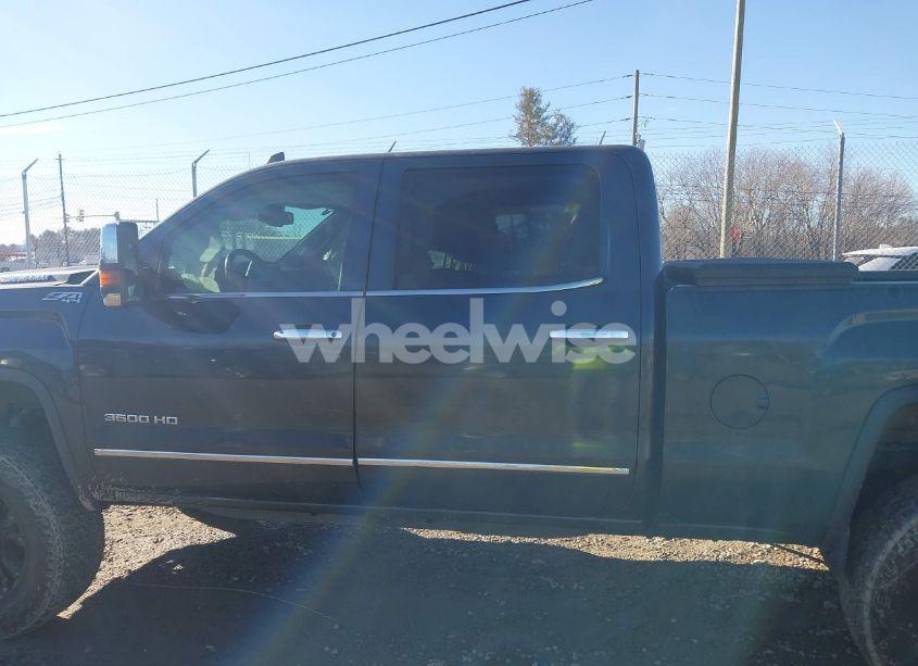 Photo 14 of 2017 Gmc Sierra 3500HD SLT (VIN 1GT42XEY3HF133282)