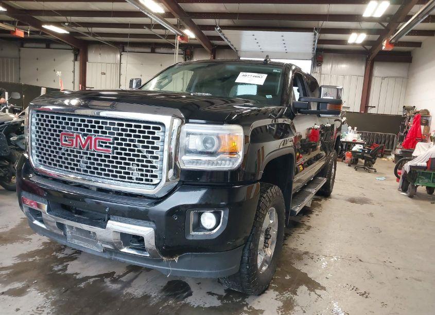 Photo 2 of 2016 Gmc Sierra 3500HD DENALI (VIN 1GT42YE80GF106383)