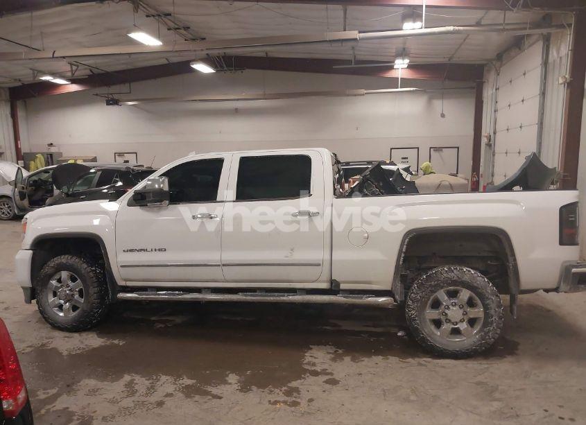 Photo 14 of 2016 Gmc Sierra 3500HD DENALI (VIN 1GT42YE83GF101095)