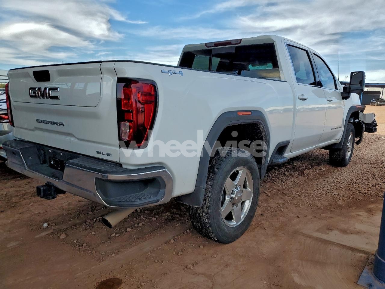 Photo 3 of 2024 GMC SIERRA K2500 SLE (VIN 1GT49ME78RF216127)