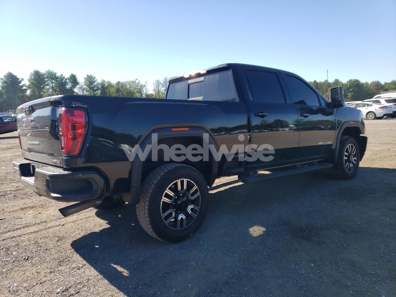 Photo 3 of 2020 GMC SIERRA K2500 AT4 (VIN 1GT49PE7XLF276581)