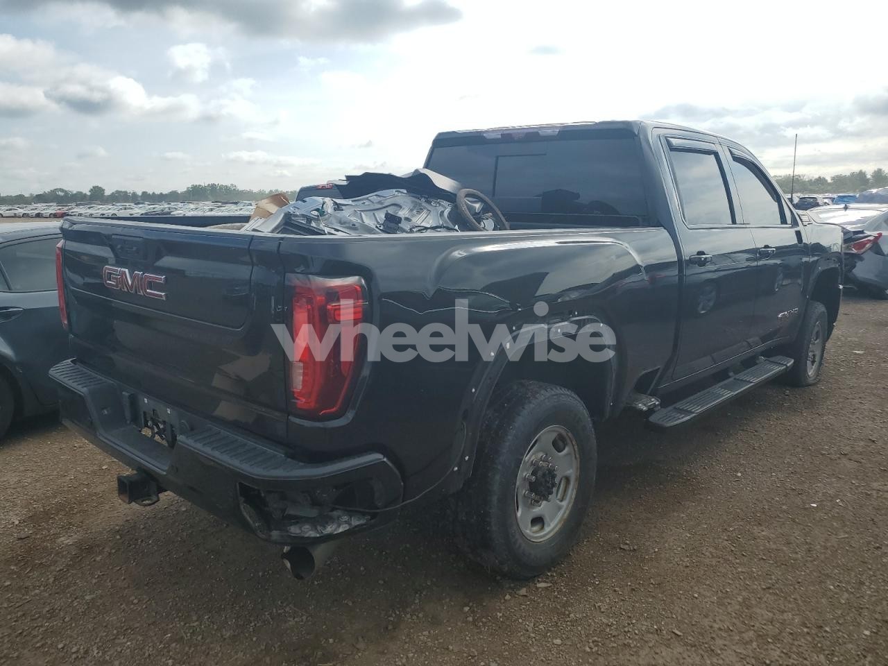 Photo 3 of 2020 GMC SIERRA K2500 AT4 (VIN 1GT49PEY5LF255176)