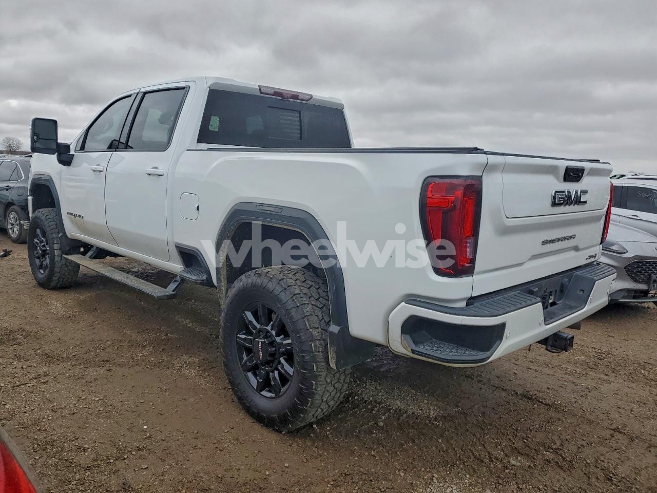 Photo 2 of 2021 GMC SIERRA K2500 AT4 (VIN 1GT49PEYXMF115643)