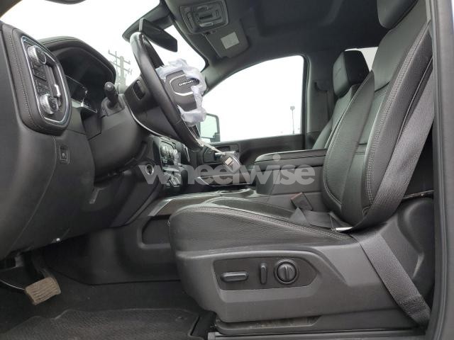 Photo 4 of 2021 GMC SIERRA K2500 DENALI (VIN 1GT49RE77MF254681)