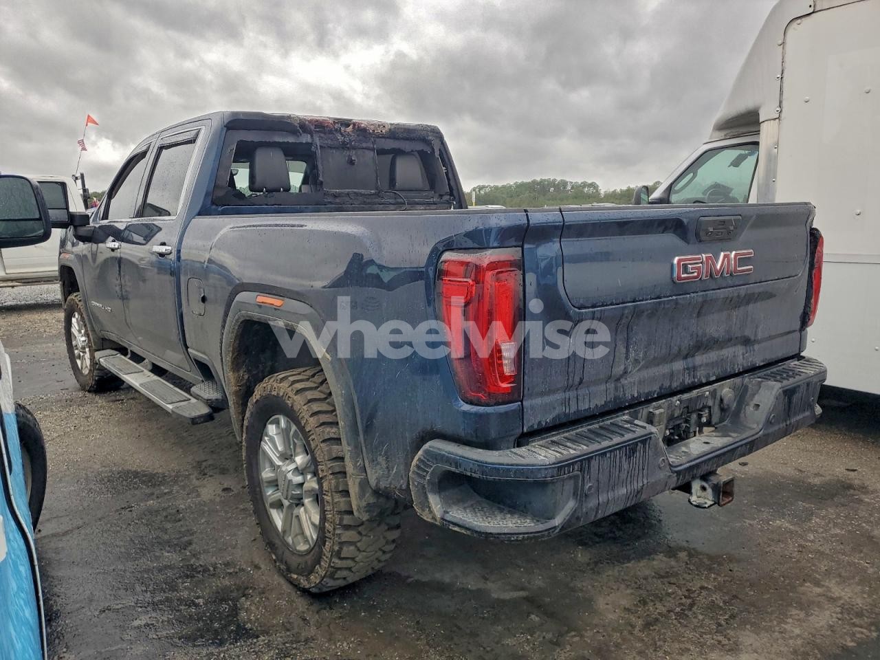 Photo 2 of 2020 GMC SIERRA K2500 DENALI (VIN 1GT49REY0LF153800)
