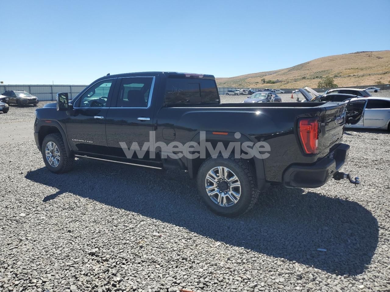 Photo 2 of 2022 GMC SIERRA K2500 DENALI (VIN 1GT49REY5NF293022)