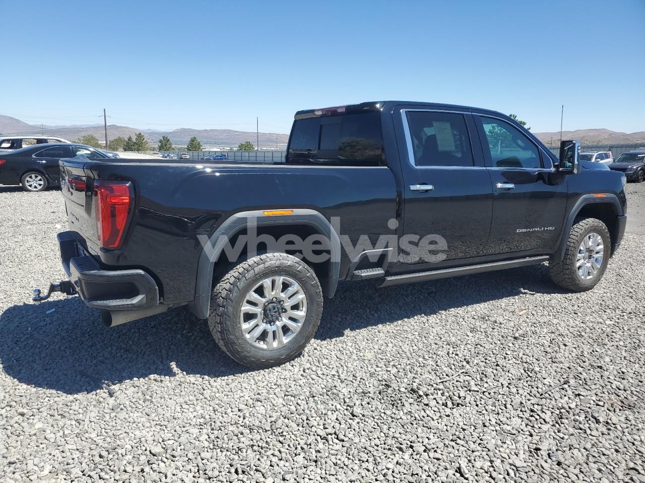 Photo 3 of 2022 GMC SIERRA K2500 DENALI (VIN 1GT49REY5NF293022)