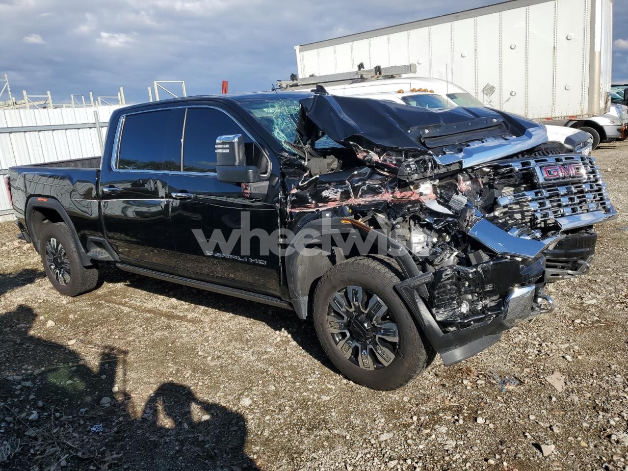 Photo 4 of 2024 GMC SIERRA K2500 DENALI (VIN 1GT49REY8RF326214)