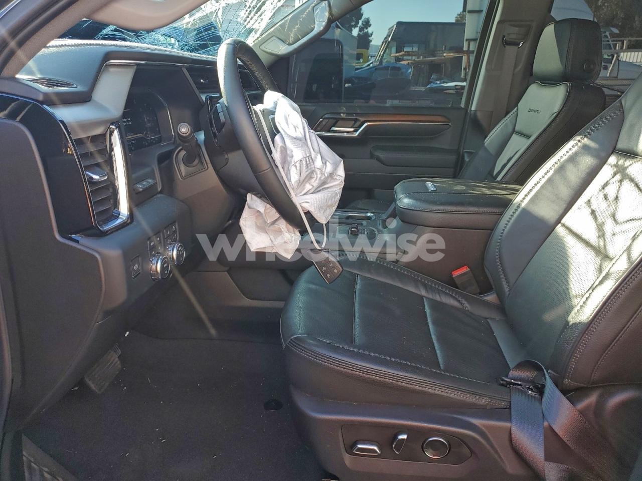 Photo 7 of 2024 GMC SIERRA K2500 DENALI (VIN 1GT49REY8RF326214)