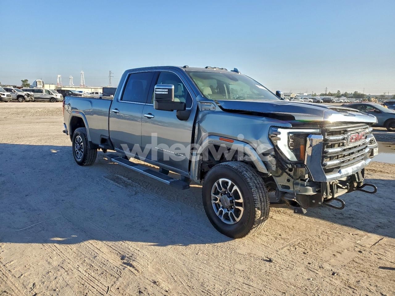 Photo 4 of 2024 GMC SIERRA K3500 SLT (VIN 1GT49UEYXRF257660)