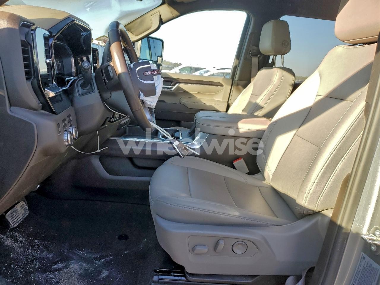 Photo 7 of 2024 GMC SIERRA K3500 SLT (VIN 1GT49UEYXRF257660)