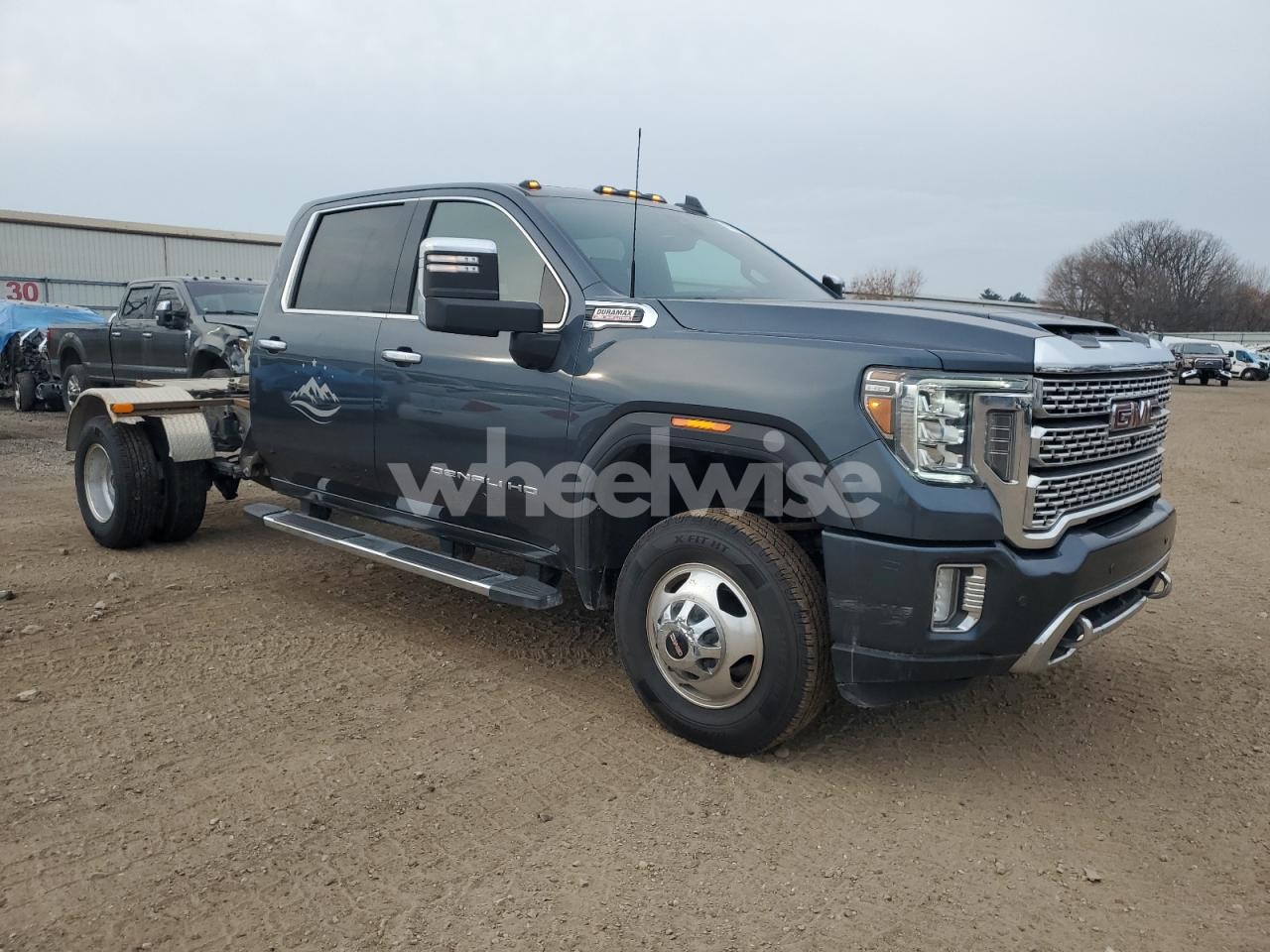 Photo 4 of 2020 GMC SIERRA TRUCK CAB AND CHASSIS (VIN 1GT49WEY1LF280232)