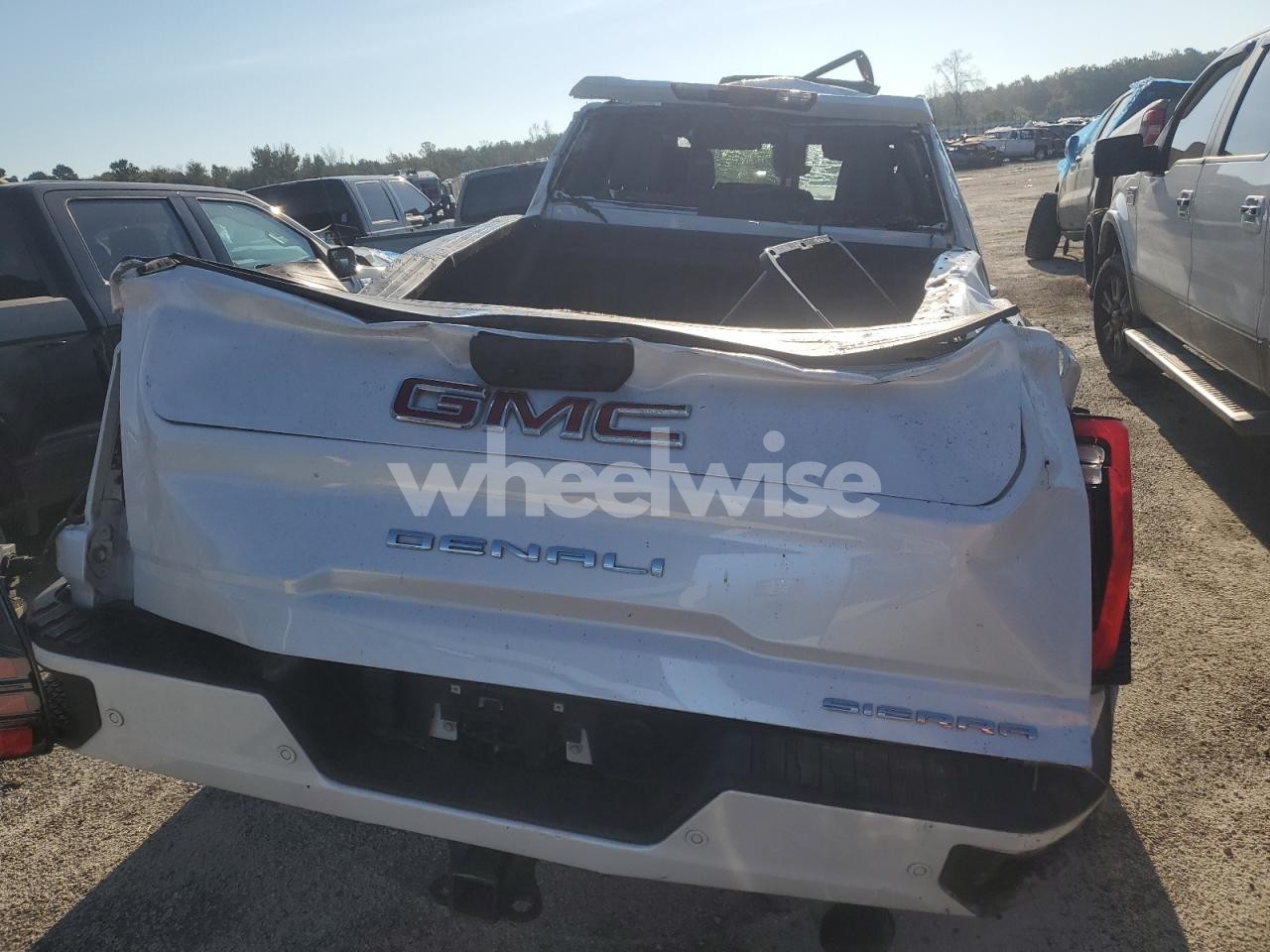 Photo 6 of 2024 GMC SIERRA K3500 DENALI (VIN 1GT49WEY2RF269572)